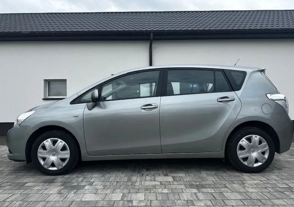 Toyota Verso cena 38800 przebieg: 62400, rok produkcji 2012 z Turek małe 232